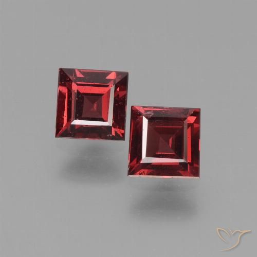 1.52ctw Natürlicher dunkelrot Pyrop-Granat, Quadrat, VS