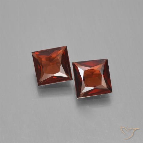 1.29ctw Natürlicher tiefrot Pyrop-Granat, Quadrat, VVS-VS