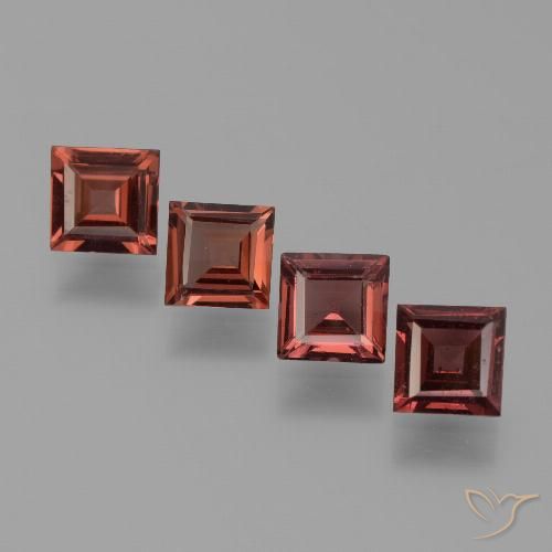2.46ctw Natürlicher dunkelrot Pyrop-Granat, Quadrat, VS