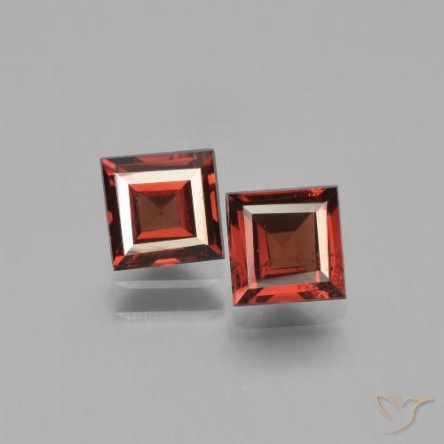 1.69ctw Natürlicher tiefrot Pyrop-Granat, Quadrat, VVS-VS