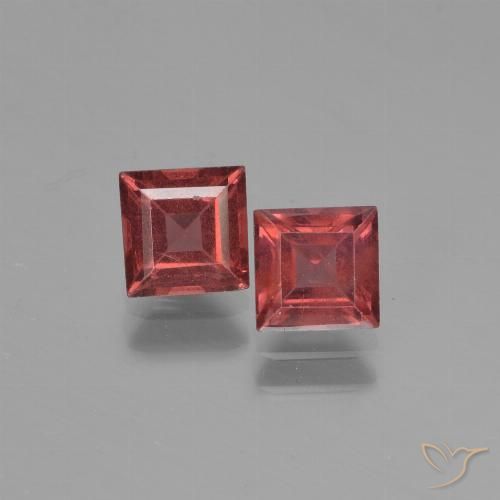 1.67ctw Natürlicher tiefrot Pyrop-Granat, Quadrat, VS