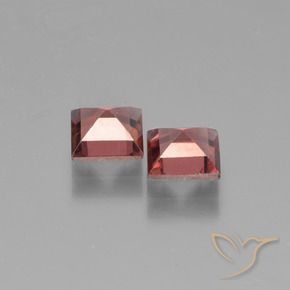 1.49 ct natürliche Tiefes Weinrot Pyrop-Granat-Edelsteine, Quadrat, VS