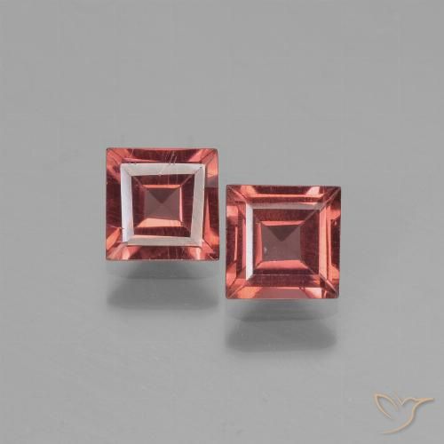 1.60ctw Natürlicher tiefrot Pyrop-Granat, Quadrat, VS