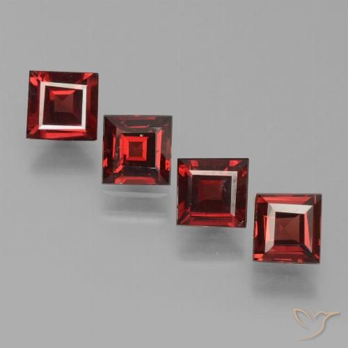 2.35ctw Natürlicher Tiefes Blutrot Pyrop-Granat, Quadrat, VS
