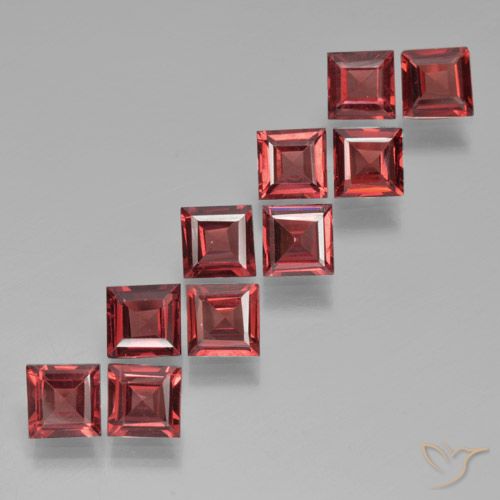 3.48ctw Natürlicher tiefrot Pyrop-Granat, Quadrat, VS