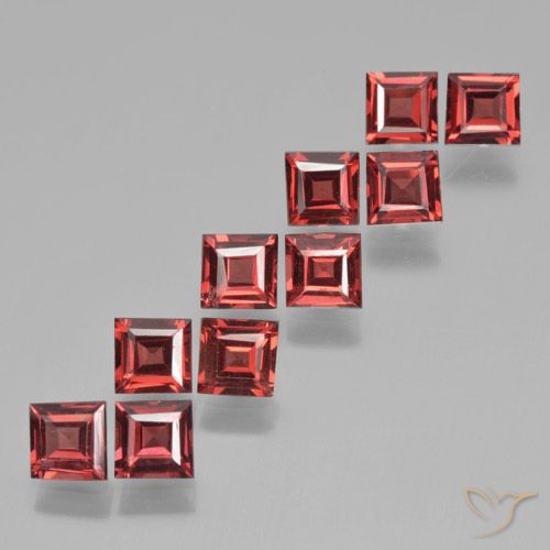 3.89ctw Natürlicher tiefrot Pyrop-Granat, Quadrat, VS