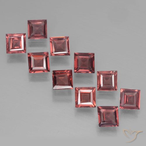 3.87ctw Natürlicher dunkelrot Pyrop-Granat, Quadrat, VS