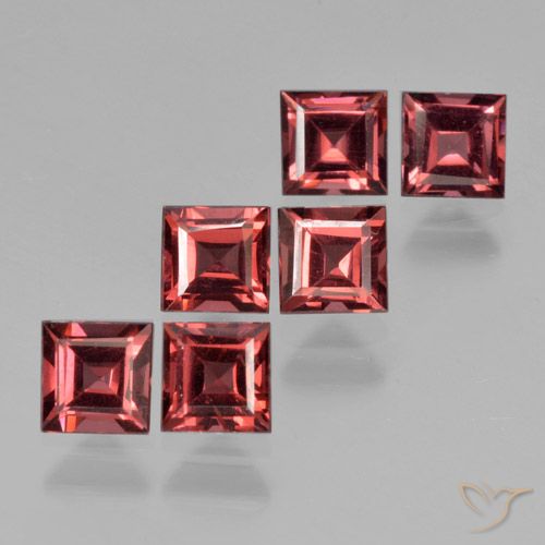2.96ctw Natürlicher tiefrot Pyrop-Granat, Quadrat, VS