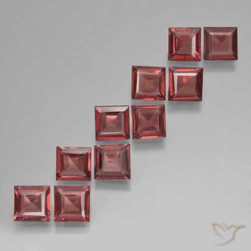 3.52ctw Natürlicher tiefrot Pyrop-Granat, Quadrat, VS