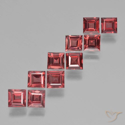 3.97ctw Natürlicher dunkelrot Pyrop-Granat, Quadrat, VS