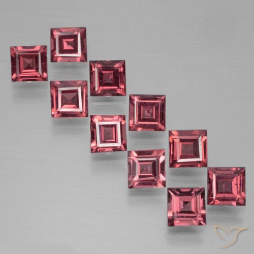 4.26ctw Natürlicher tiefrot Pyrop-Granat, Quadrat, VS