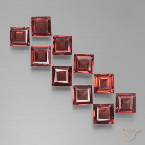 3.43ctw Natürlicher tiefrot Pyrop-Granat, Quadrat, VS