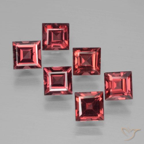 2.93ctw Natürlicher Tiefes Weinrot Pyrop-Granat, Quadrat, VS