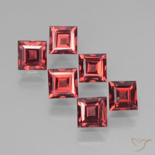 2.49ctw Natürlicher tiefrot Pyrop-Granat, Quadrat, VS
