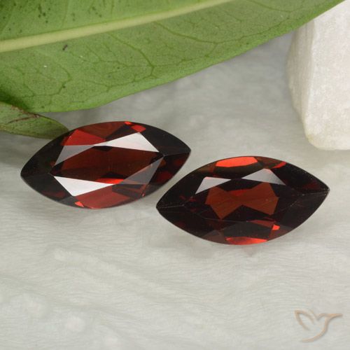 3.68ctw Natürlicher tiefrot Pyrop-Granat, Marquise, VVS-VS
