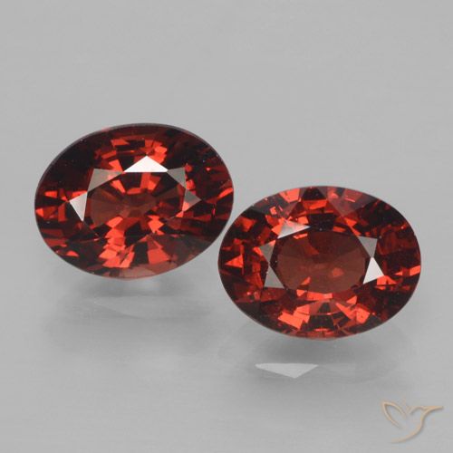3.28ctw Natürlicher Tiefes Blutrot Pyrop-Granat, Oval, VVS-VS