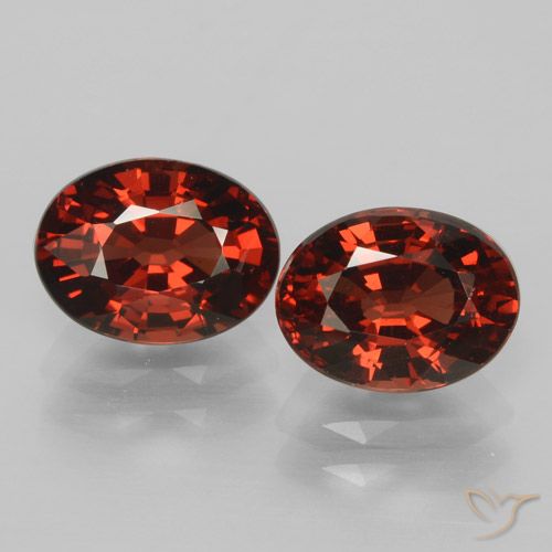3.46ctw Natürlicher Tiefes Blutrot Pyrop-Granat, Oval, VVS-VS