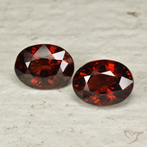 3.36ctw Natürlicher tiefrot Pyrop-Granat, Oval, VVS-VS