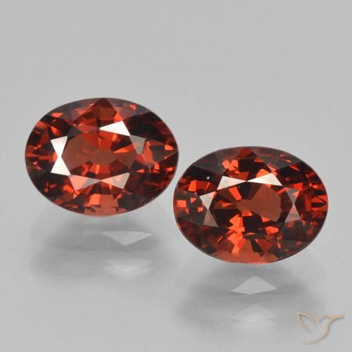 3.29ctw Natürlicher tiefrot Pyrop-Granat, Oval, VVS-VS