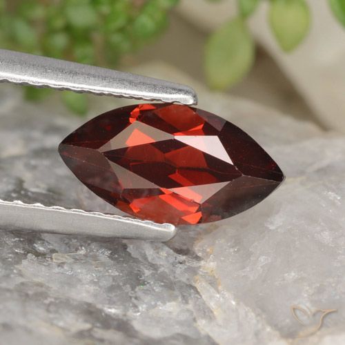 1.30ct Natürlicher tiefrot Pyrop-Granat, Marquise, VVS-VS