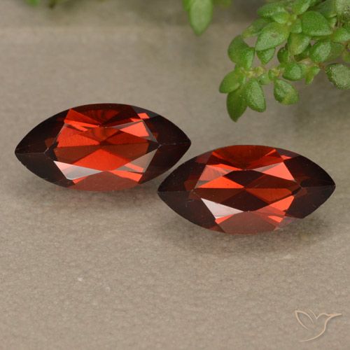 2.70ctw Natürlicher Mittelrot Pyrop-Granat, Marquise, VVS