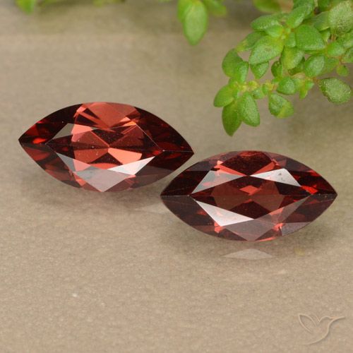 2.63ctw Natürlicher dunkelrot Pyrop-Granat, Marquise, VVS-VS