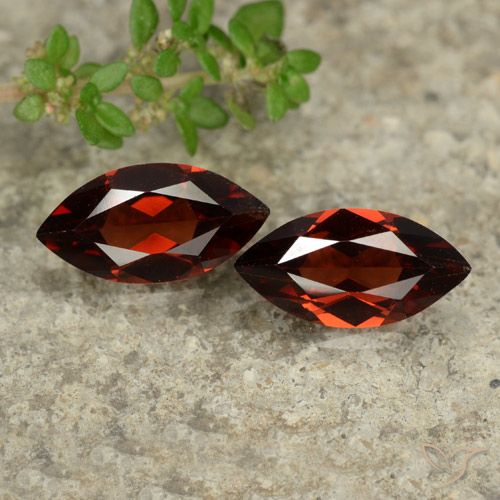 2.40ctw Natürlicher dunkelrot Pyrop-Granat, Marquise, VVS-VS