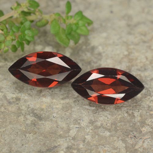 2.44ctw Natürlicher dunkelrot Pyrop-Granat, Marquise, VVS-VS