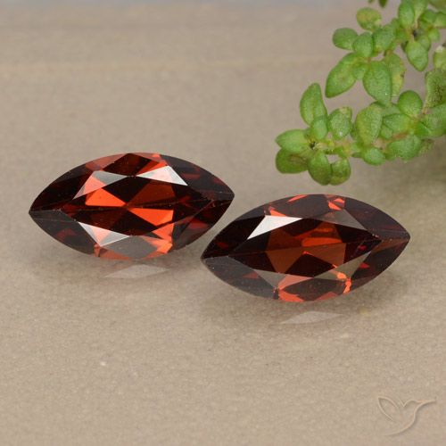 2.66ctw Natürlicher dunkelrot Pyrop-Granat, Marquise, VVS-VS