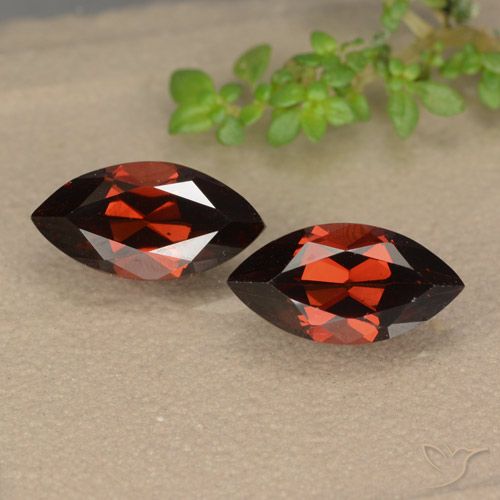 2.97ctw Natürlicher tiefrot Pyrop-Granat, Marquise, VVS