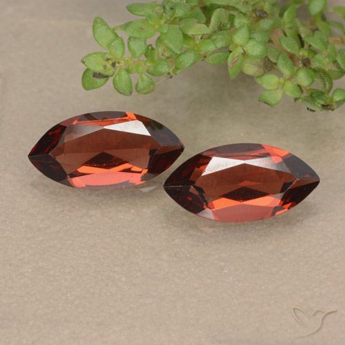 2.10ctw Natürlicher Mittelrot Pyrop-Granat, Marquise, VVS-VS