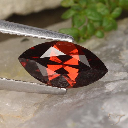 1.28ct Natürlicher Mittelrot Pyrop-Granat, Marquise, VVS-VS