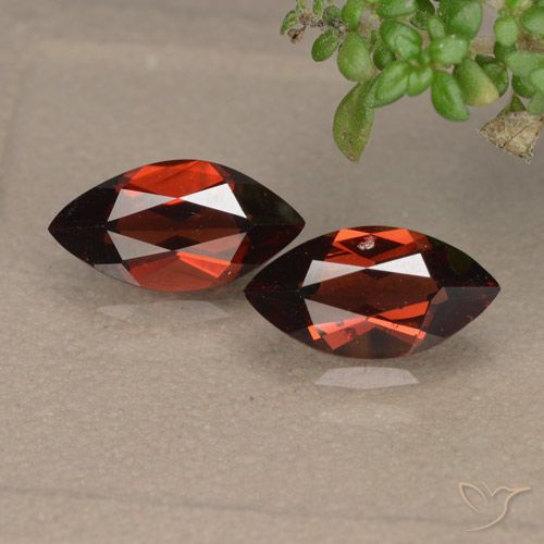 2.52ctw Natürlicher dunkelrot Pyrop-Granat, Marquise, VVS-VS