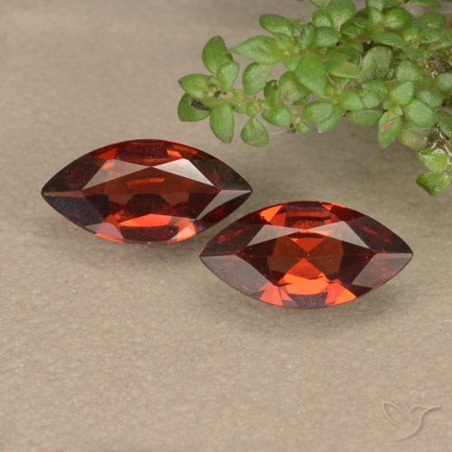 1.73ctw Natürlicher Mittelrot Pyrop-Granat, Marquise, VVS-VS