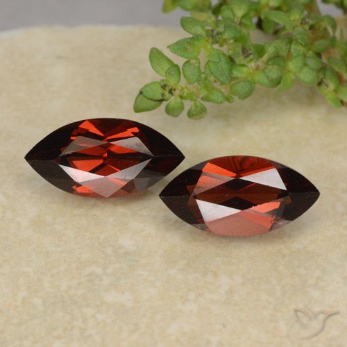 2.86ctw Natürlicher Mittelrot Pyrop-Granat, Marquise, VVS-VS