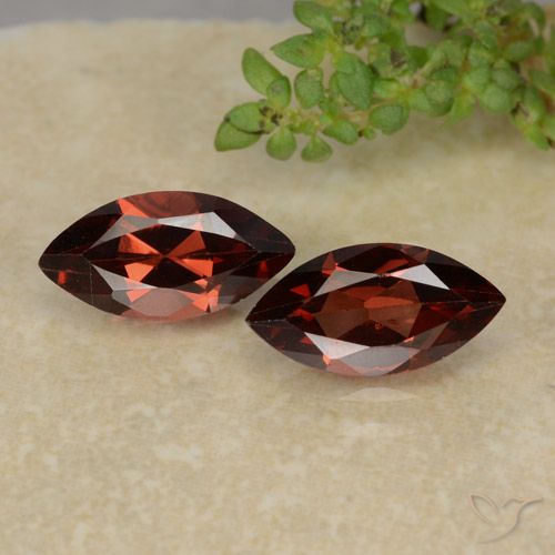 2.50ctw Natürlicher Mittelrot Pyrop-Granat, Marquise, VVS-VS