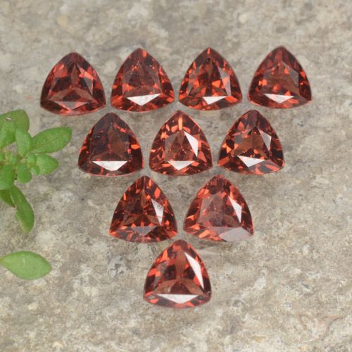 3.20ctw Natürlicher Ziegelrot Pyrop-Granat, Trillion, VS