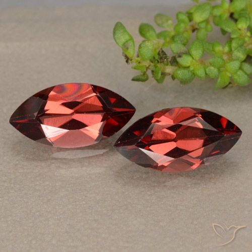 2.56ctw Natürlicher dunkelrot Pyrop-Granat, Marquise, VVS-VS