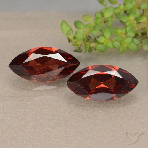 2.44ctw Natürlicher dunkelrot Pyrop-Granat, Marquise, VVS-VS