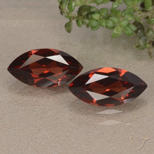 2.44ctw Natürlicher Mittelrot Pyrop-Granat, Marquise, VVS-VS