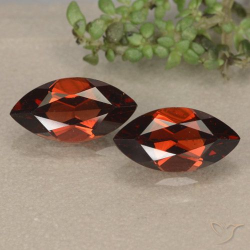 2.57ctw Natürlicher dunkelrot Pyrop-Granat, Marquise, VVS-VS