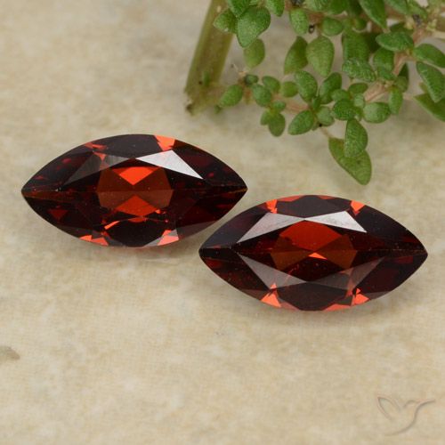 2.44ctw Natürlicher dunkelrot Pyrop-Granat, Marquise, VVS-VS