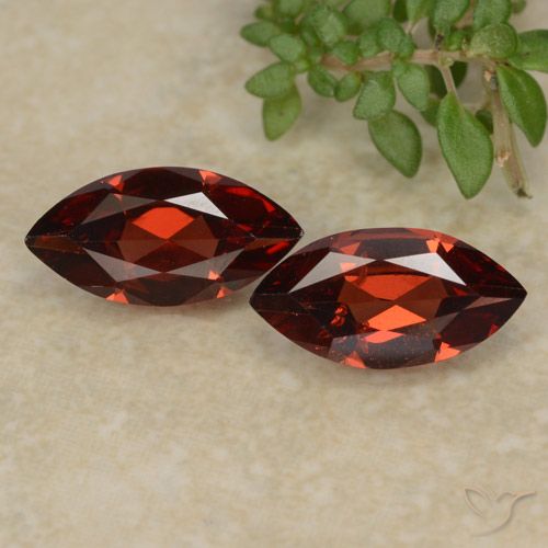 2.16ctw Natürlicher dunkelrot Pyrop-Granat, Marquise, VVS-VS