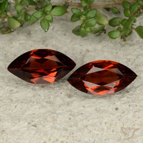 2.26ctw Natürlicher Mittelrot Pyrop-Granat, Marquise, VVS-VS