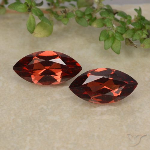 2.41ctw Natürlicher Mittelrot Pyrop-Granat, Marquise, VVS-VS