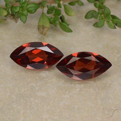 2.10ctw Natürlicher tiefrot Pyrop-Granat, Marquise, VVS-VS