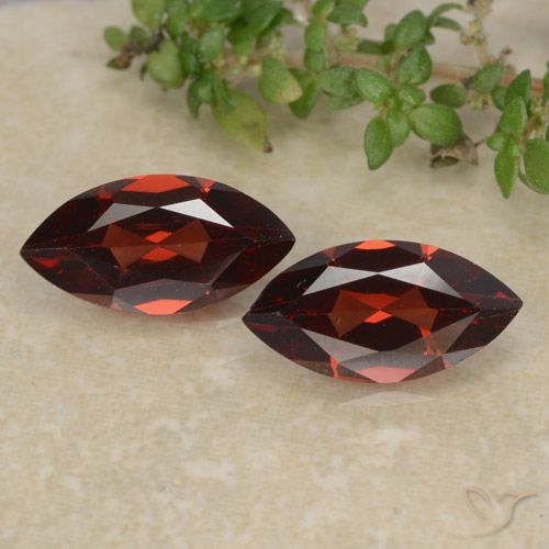 2.47ctw Natürlicher tiefrot Pyrop-Granat, Marquise, VVS-VS