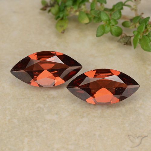 1.74ctw Natürlicher Mittelrot Pyrop-Granat, Marquise, VVS-VS