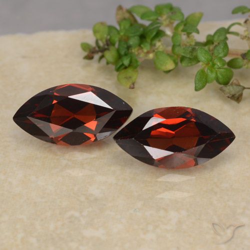 2.51ctw Natürlicher Tiefes Blutrot Pyrop-Granat, Marquise, VVS-VS