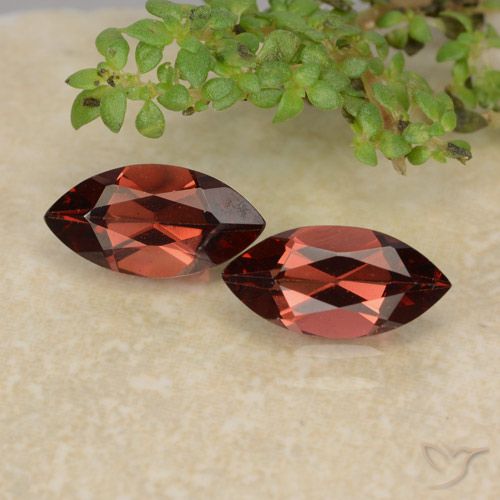 2.21ctw Natürlicher tiefrot Pyrop-Granat, Marquise, VVS-VS